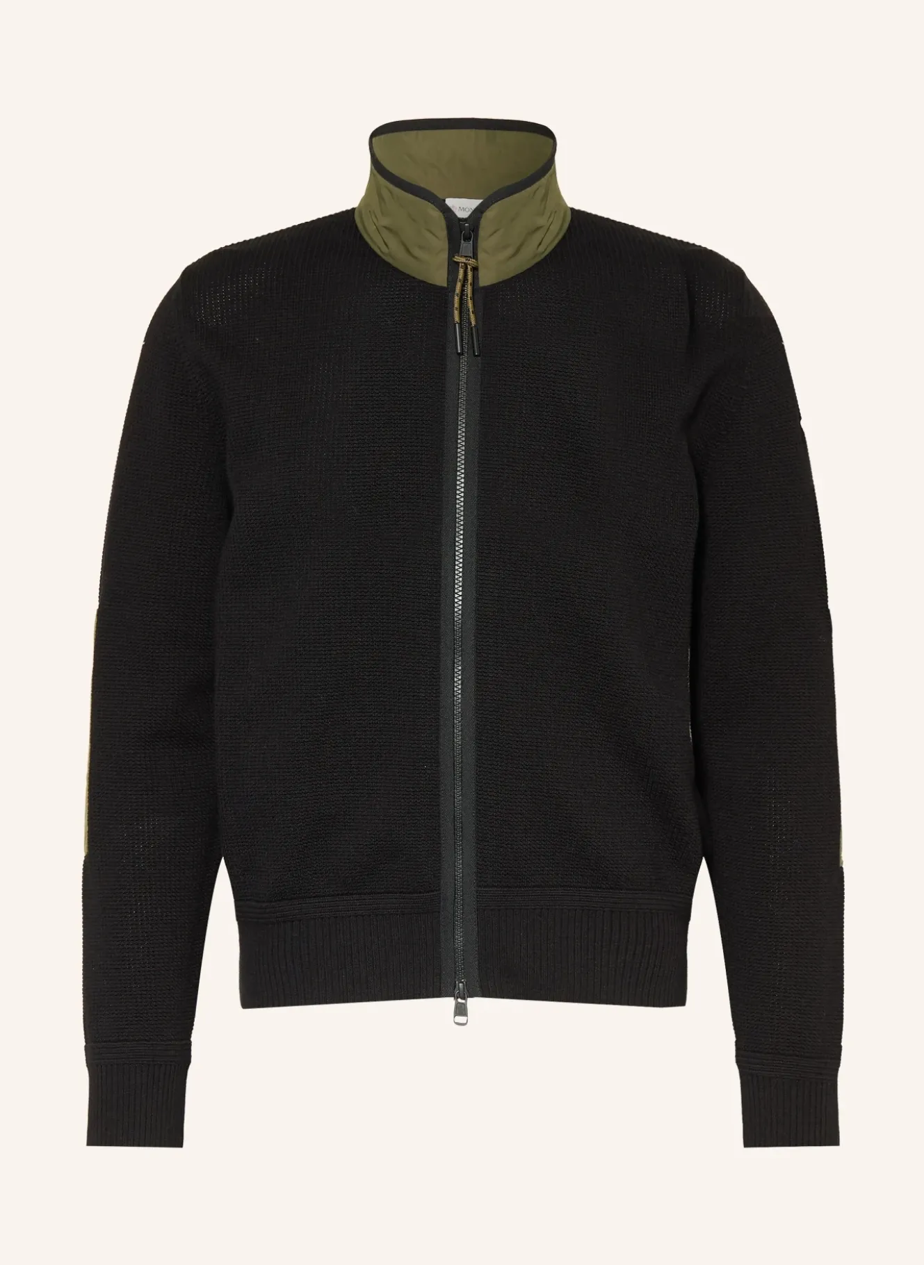 Strickjacke im Materialmix