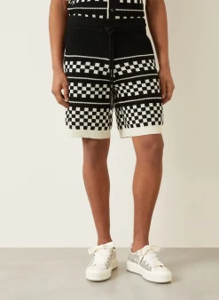 Strickshorts