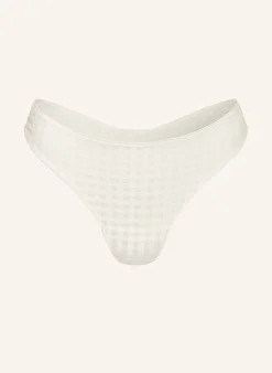 String AVERO