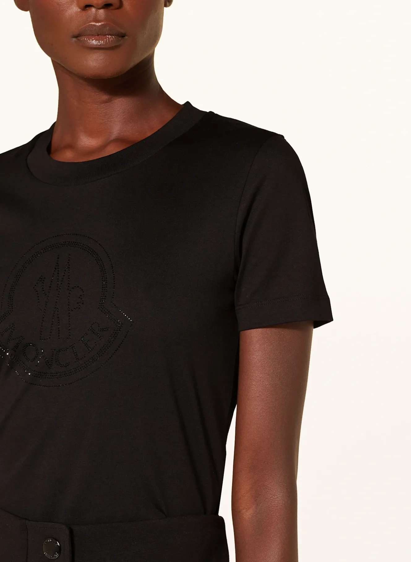 T-Shirt mit Schmucksteinen