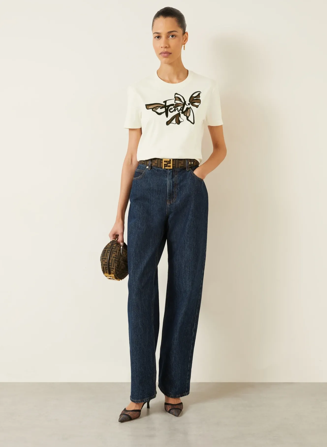 T-Shirt mit Stickereien