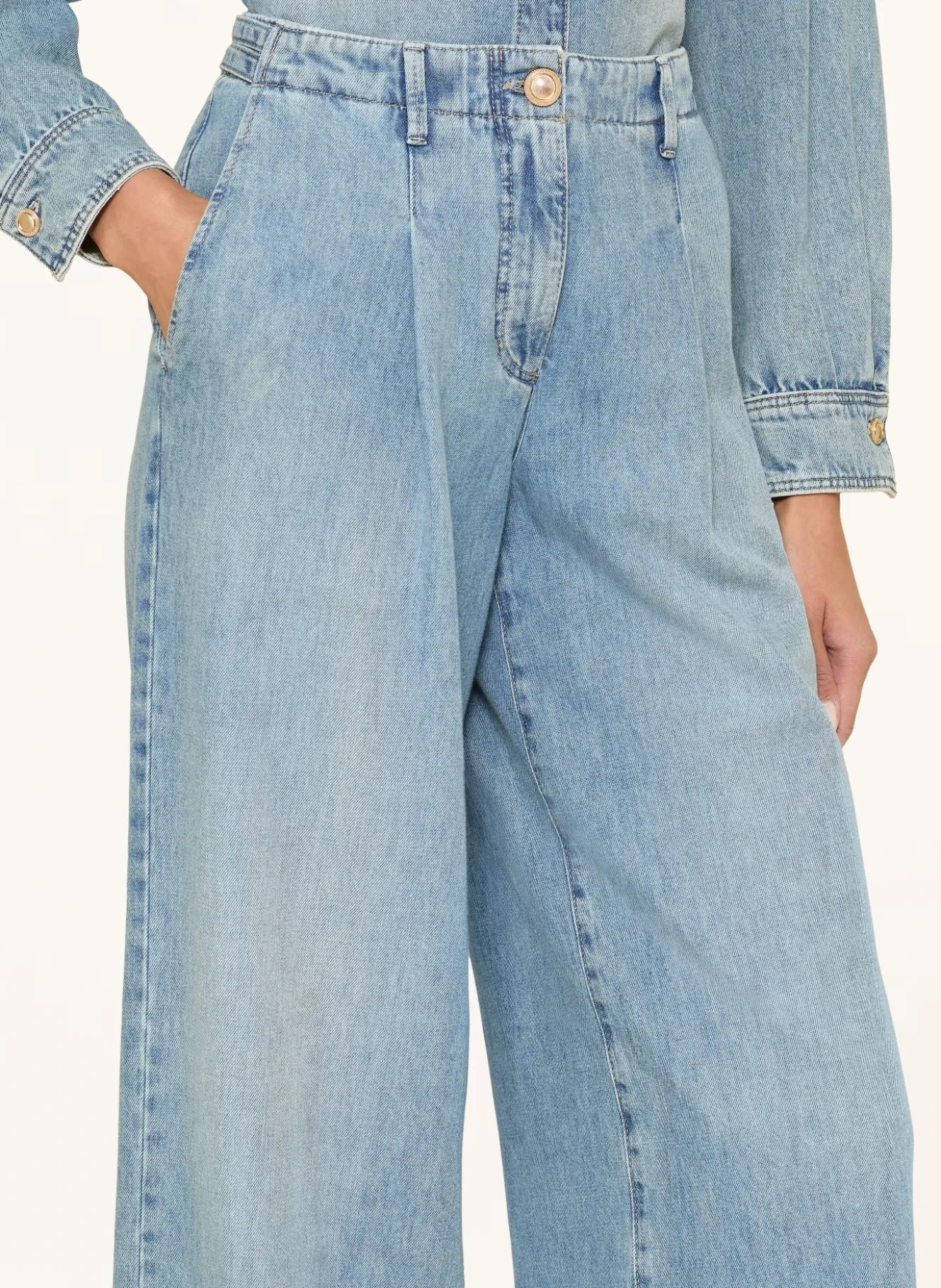 Wide Leg Jeans