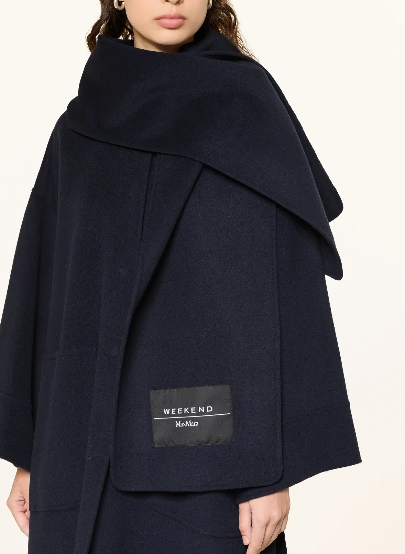 Wollmantel FULCRO mit abnehmbarem Schal